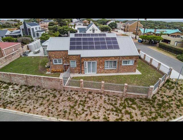 4 BEDROOM HOUSE FOR SALE IN SANDBAAI
